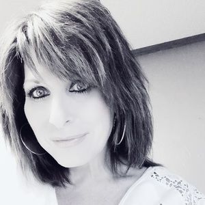 Meet your Posher, Angie